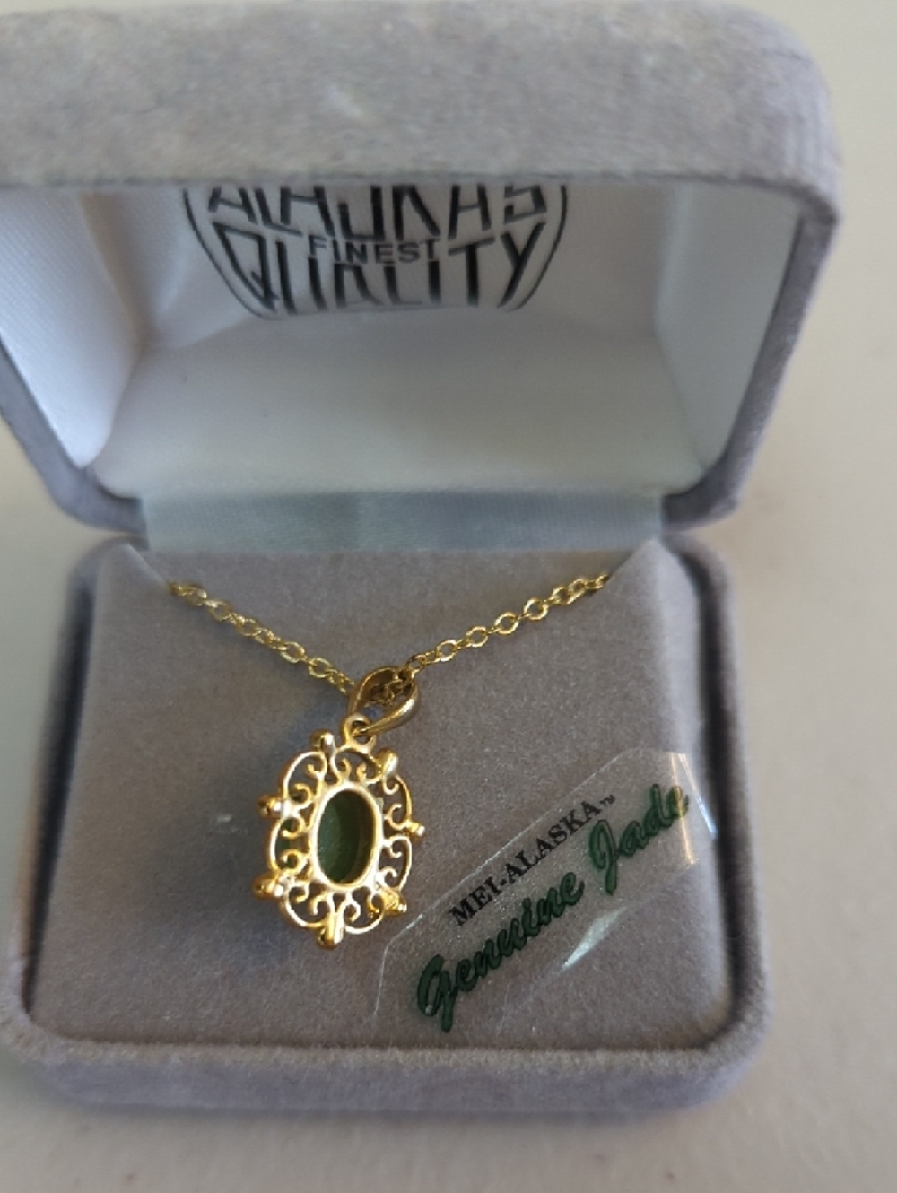 Genuine Green Jade Gold Pendant Necklace - Picture 2 of 2